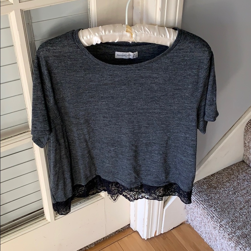 Abercrombie & Fitch Gray T-Shirt w/Lace Detail